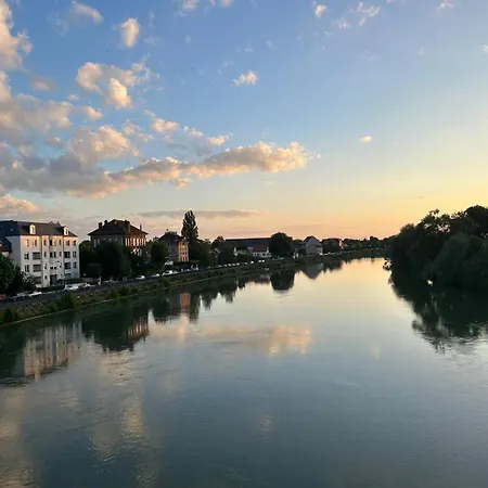 Apartment Cocon, Sur Marne, Parking, Wifi, Proche Rer Lagny